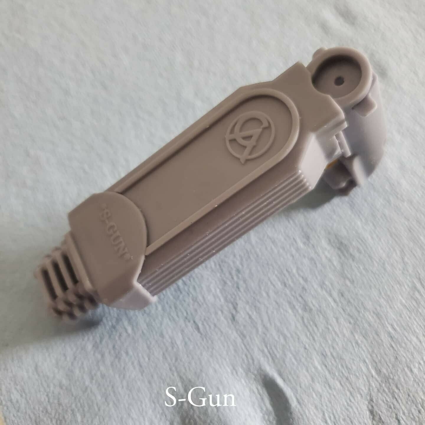 The S-Gun! World's first adjustable all-in-one stencil cap for spray paint!